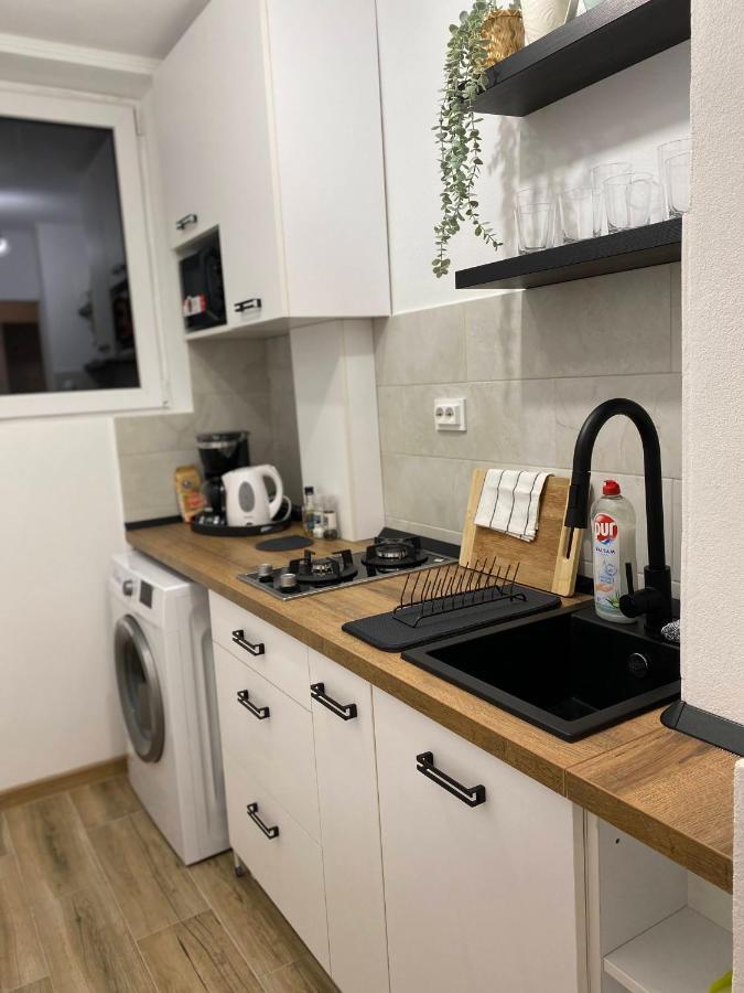 Central Cozy Apartment North Railway St - 4 Min Walk Bucarest Exterior foto